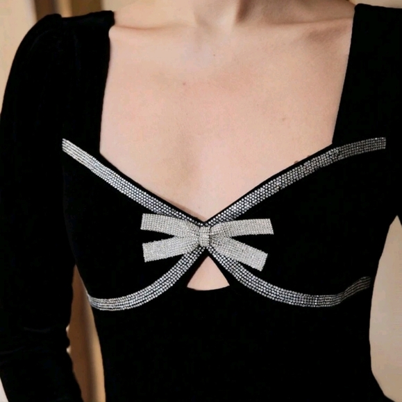 RHINESTONE BOW DECOR CUT OUT TOP - Picture 2 of 6